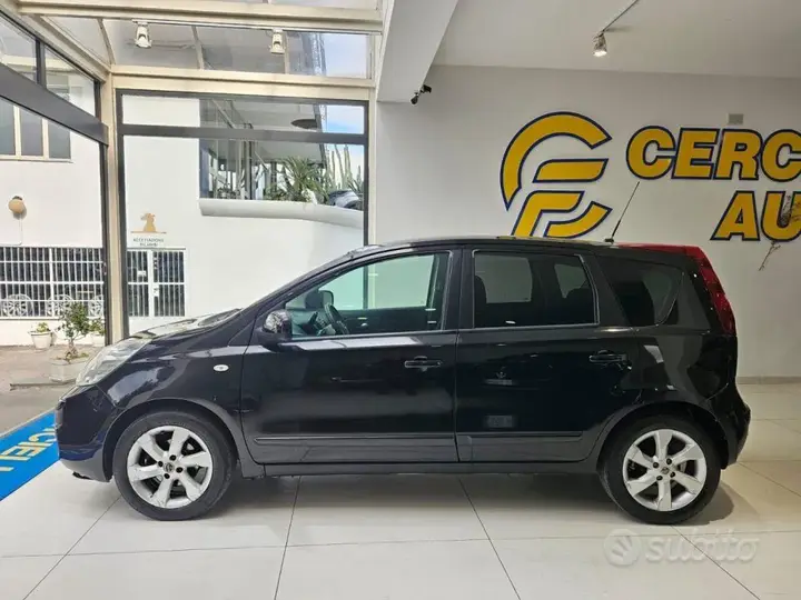 Nissan Note 2009 photo 2