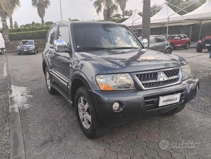 Mitsubishi Pajero 2005 photo 2