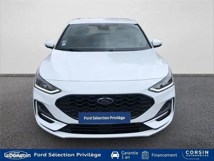Ford Focus 2024 photo 2