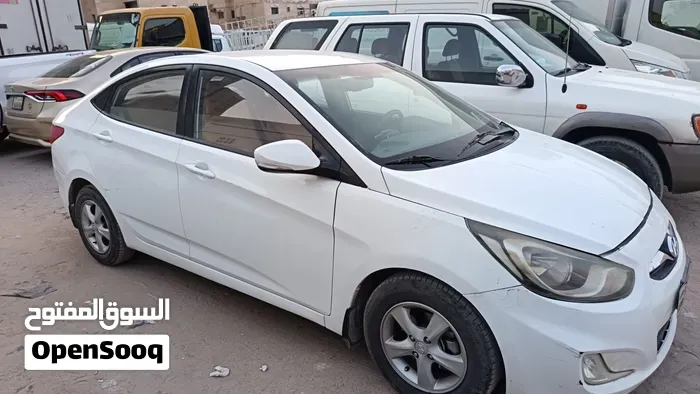 Hyundai Accent 2014 photo 4