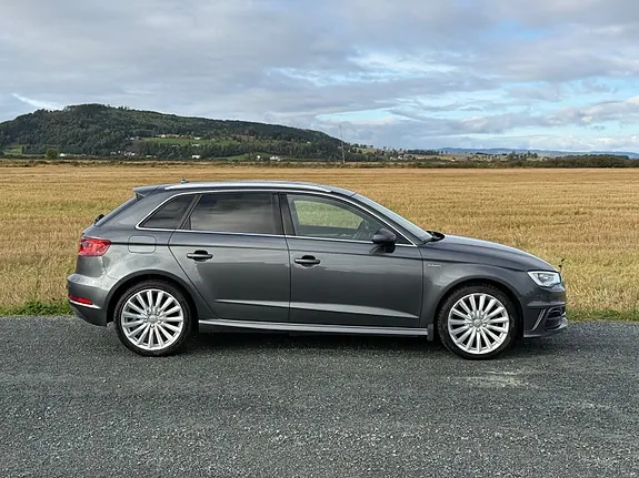 Audi A3 2016 photo 3