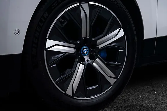 BMW Ix 2022 photo 3