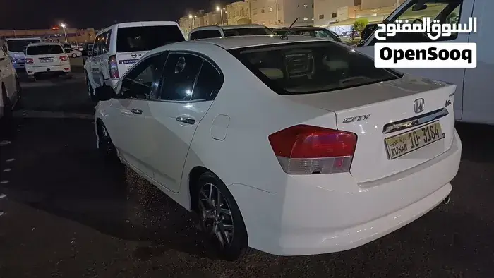 Honda City 2010 photo 3