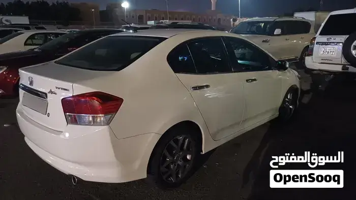 Honda City 2010 photo 4