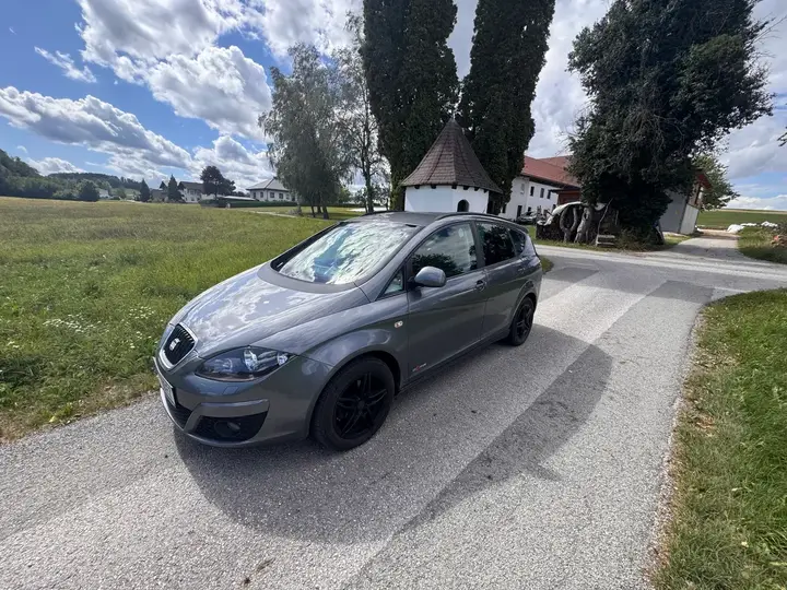 Seat Altea Xl 2012 photo 2