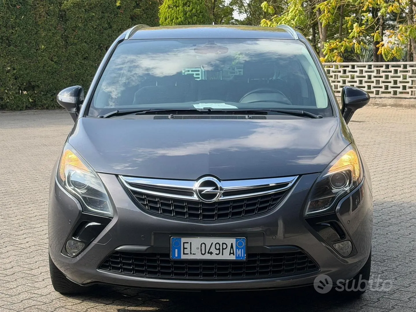 Opel Zafira 2012 photo 2