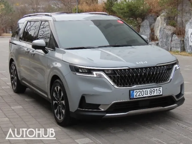 Kia Carnival 2023 photo 2