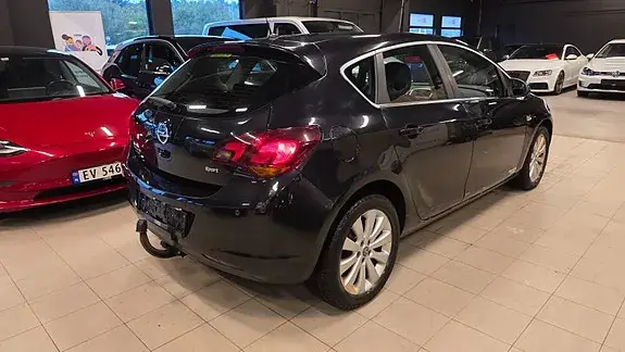 Opel Astra 2010 photo 4