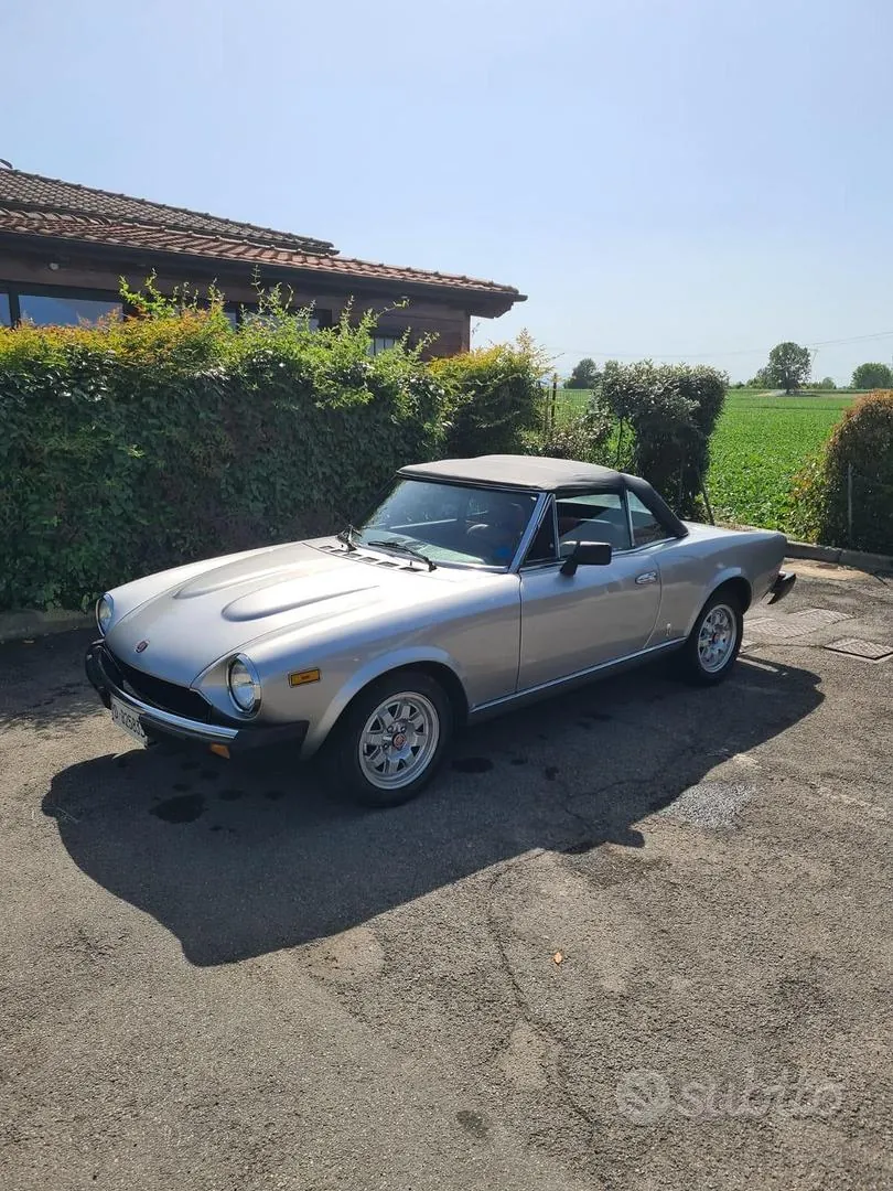 Fiat 124 Spider 1980 photo 3