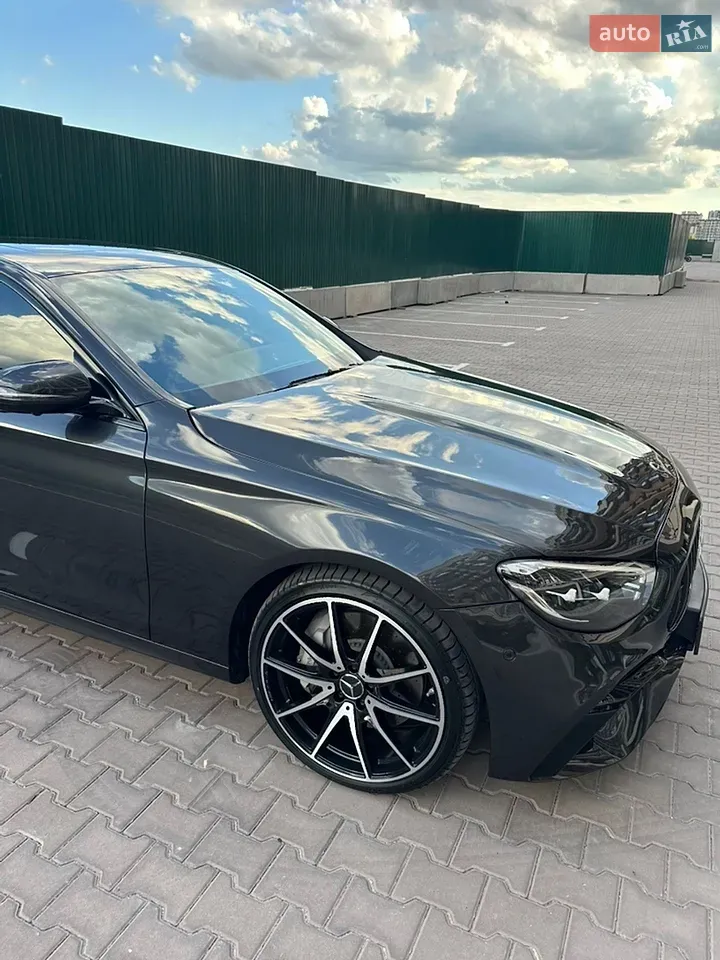 Mercedes-Benz E-Class 2023 photo 4
