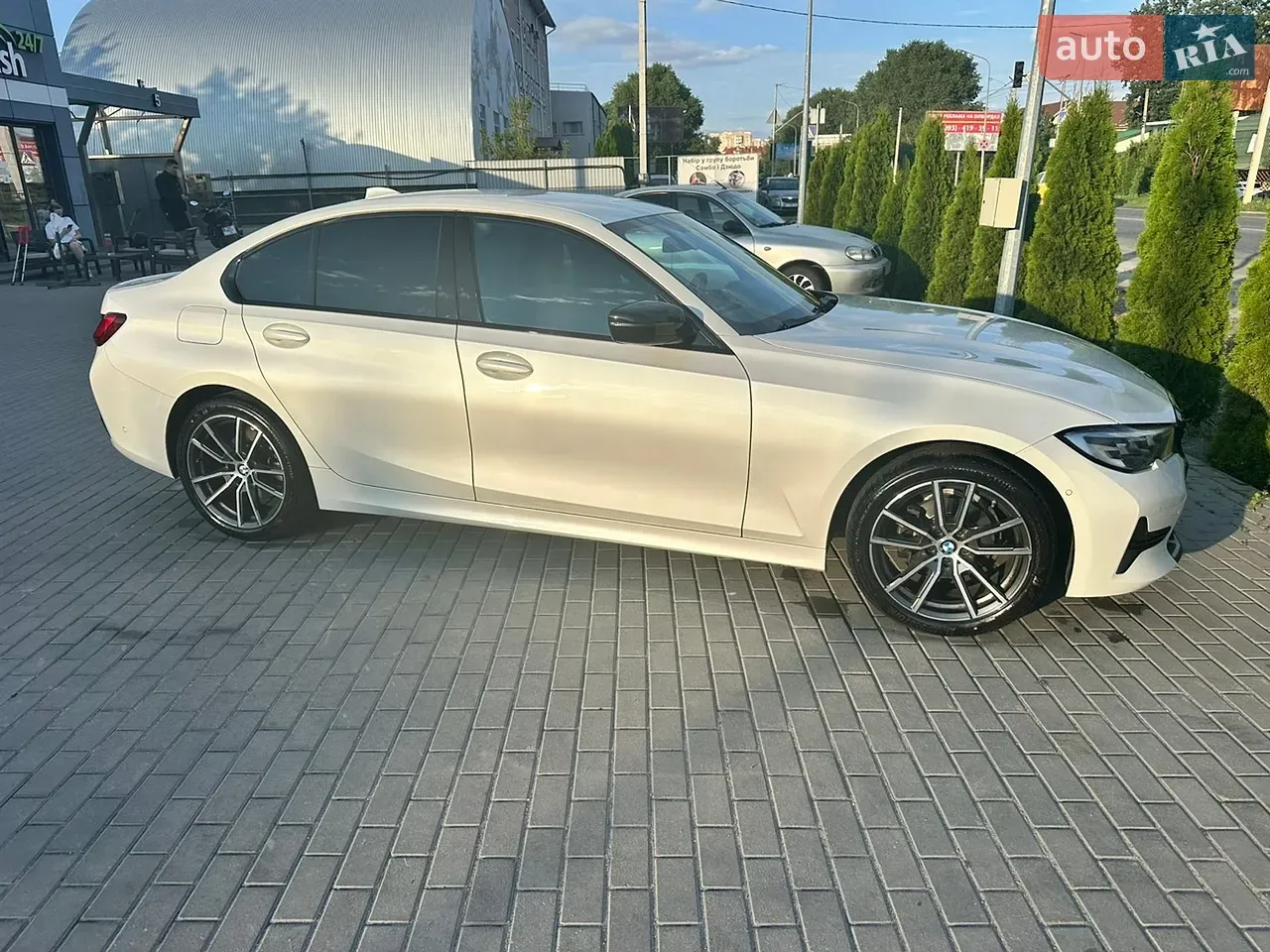 BMW 3 Series 2022 photo 2