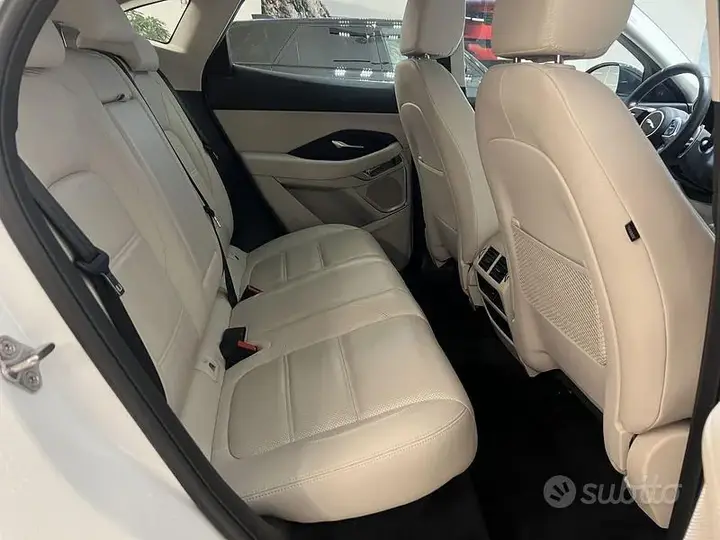 Jaguar E-Pace 2022 photo 5