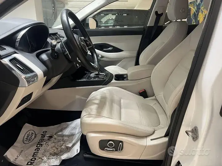 Jaguar E-Pace 2022 photo 4