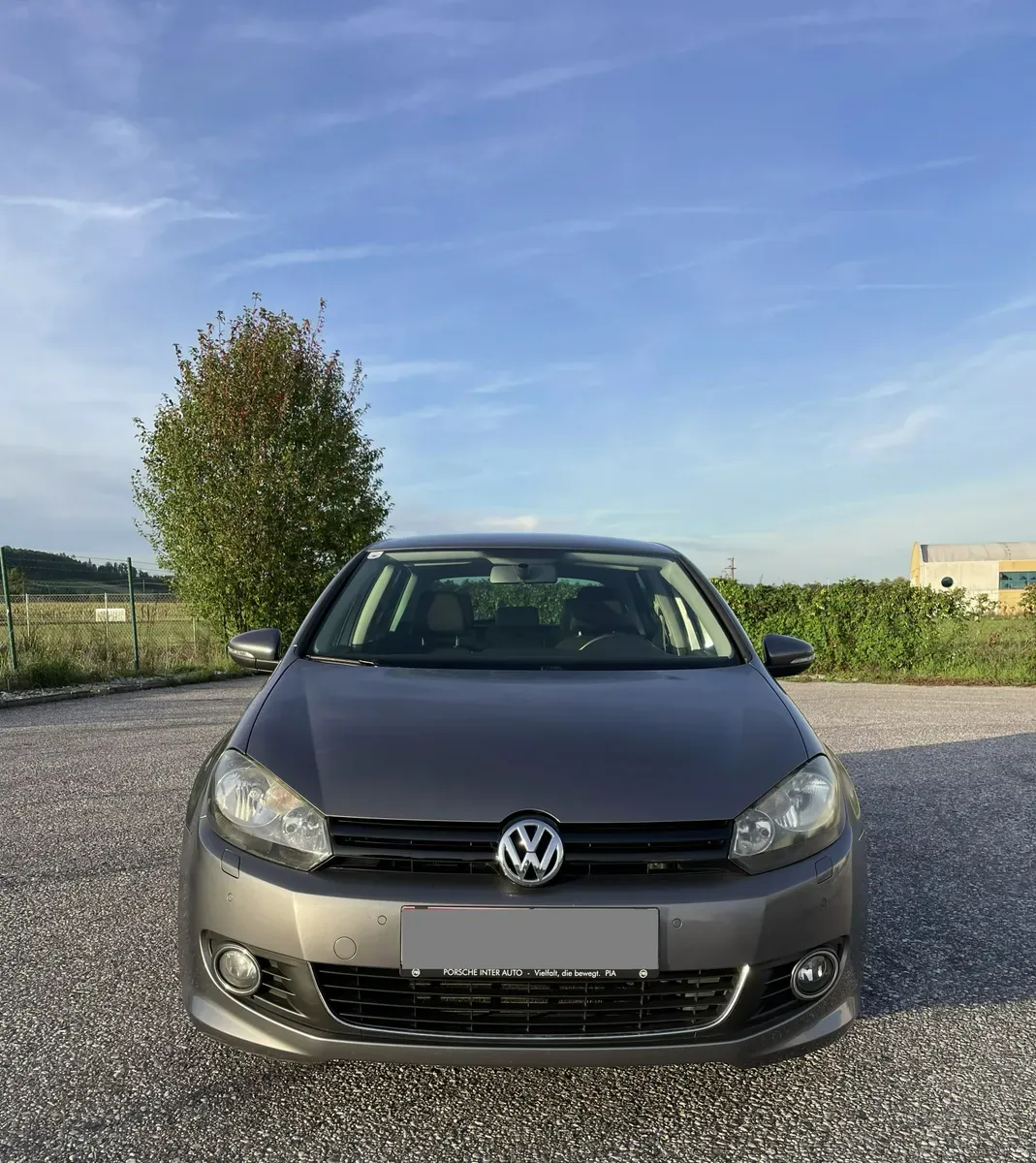 Volkswagen Golf 2010 photo 2