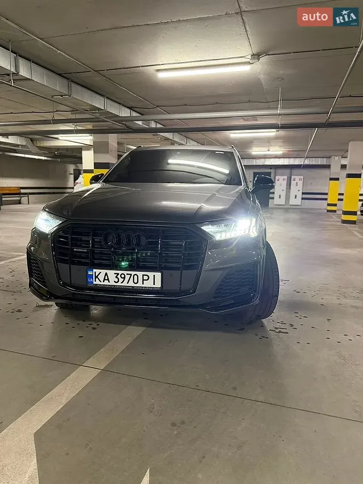 Audi Q7 2020 photo 2