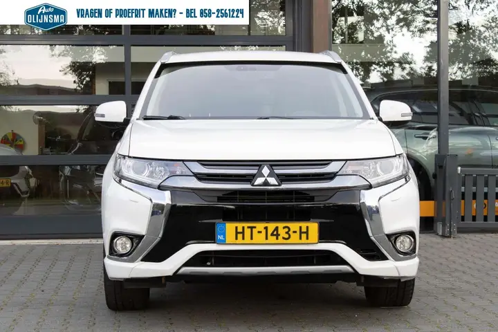 Mitsubishi Outlander 2015 photo 2