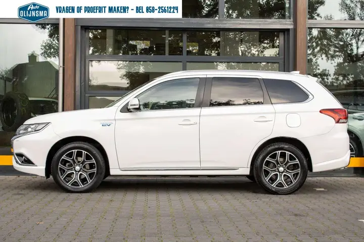Mitsubishi Outlander 2015 photo 4