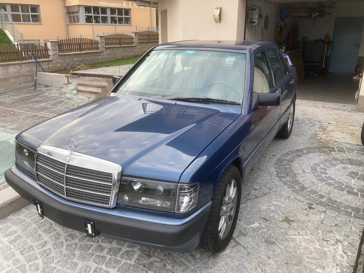 Mercedes-Benz 190 1988 photo 2