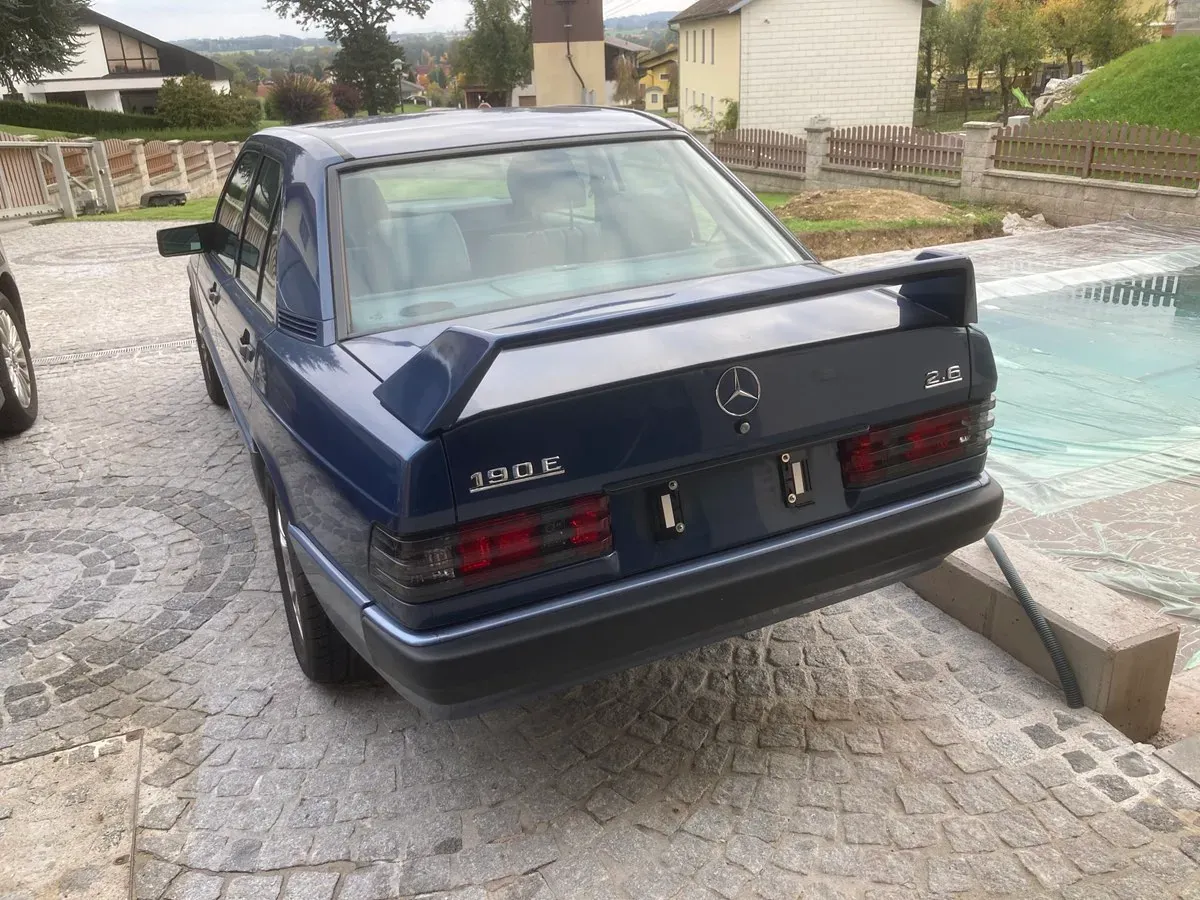 Mercedes-Benz 190 1988 photo 3