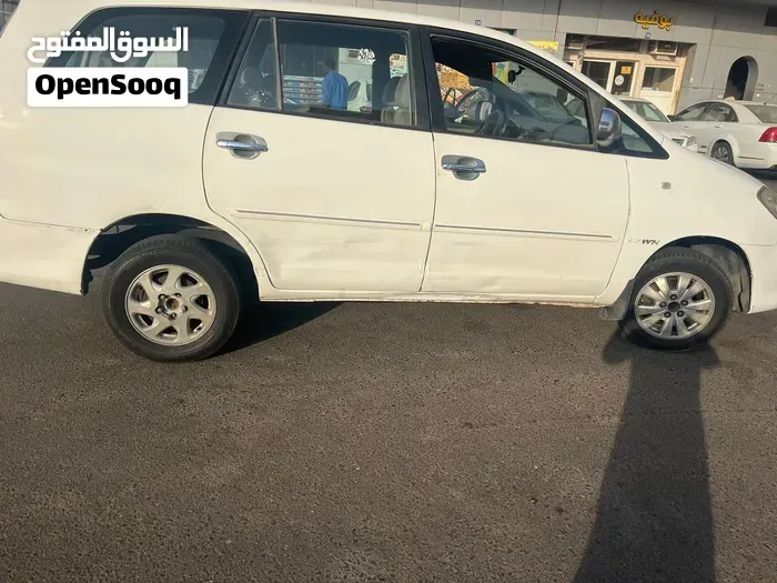 Toyota Innova 2009 photo 3