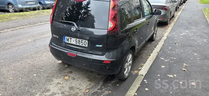 Nissan Note 2009 photo 4