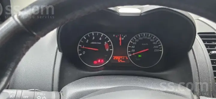 Nissan Note 2009 photo 2