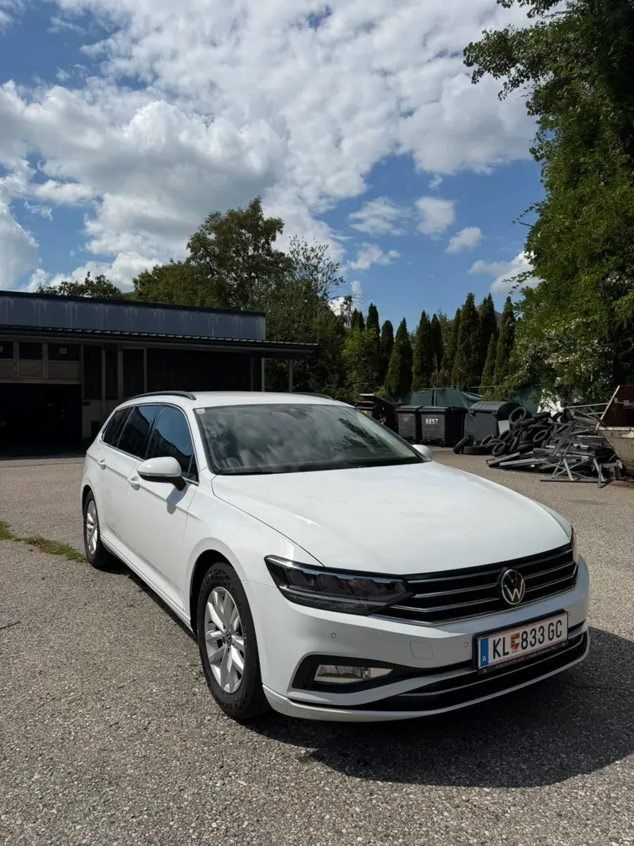 Volkswagen Passat 2021 photo 2