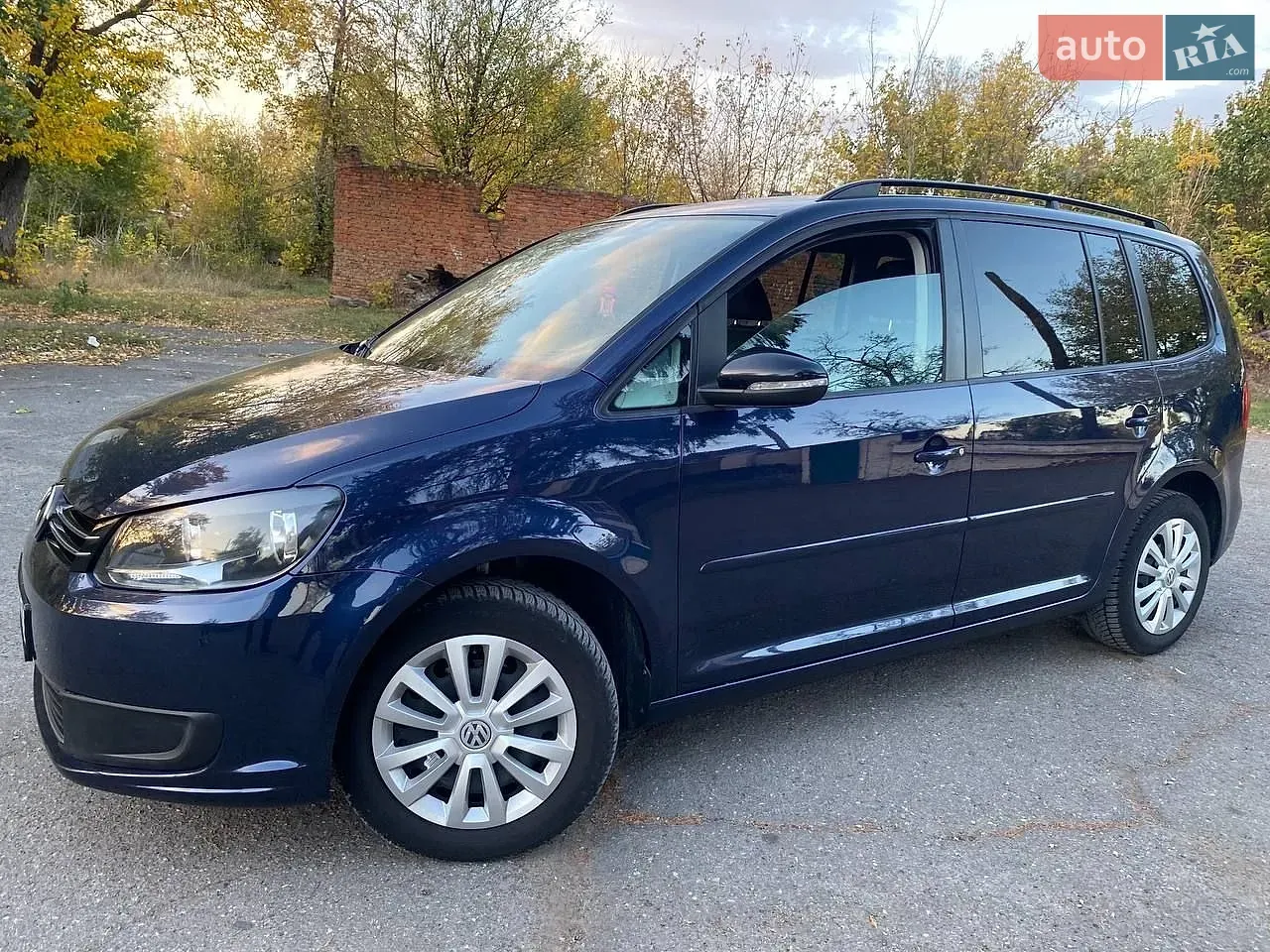 Volkswagen Touran 2011 photo 5
