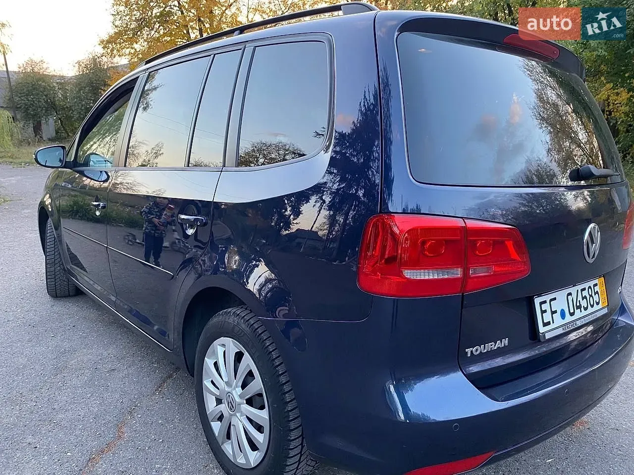Volkswagen Touran 2011 photo 4