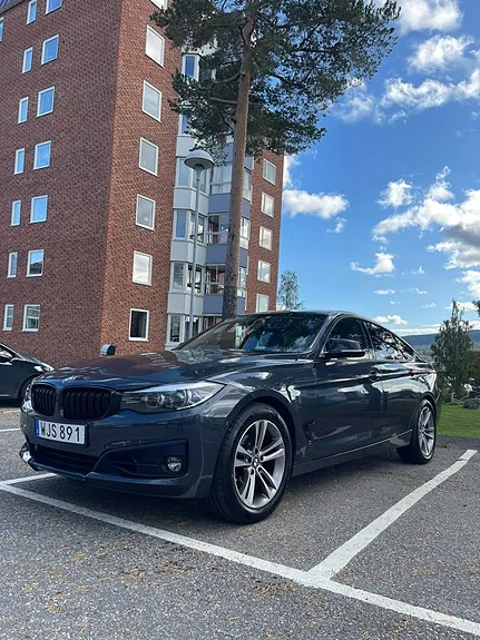 BMW 320I 2019 photo 3