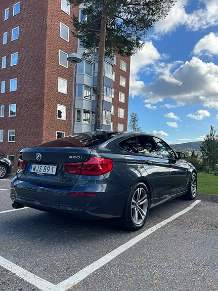 BMW 320I 2019 photo 4