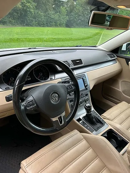 Volkswagen Passat 2014 photo 2