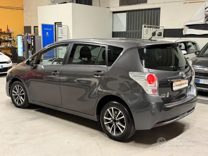 Toyota Verso 2015 photo 5