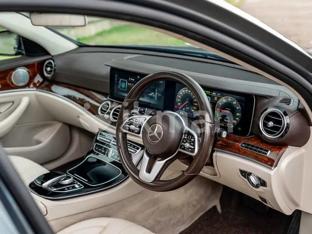 Mercedes-Benz E350 2018 photo 3