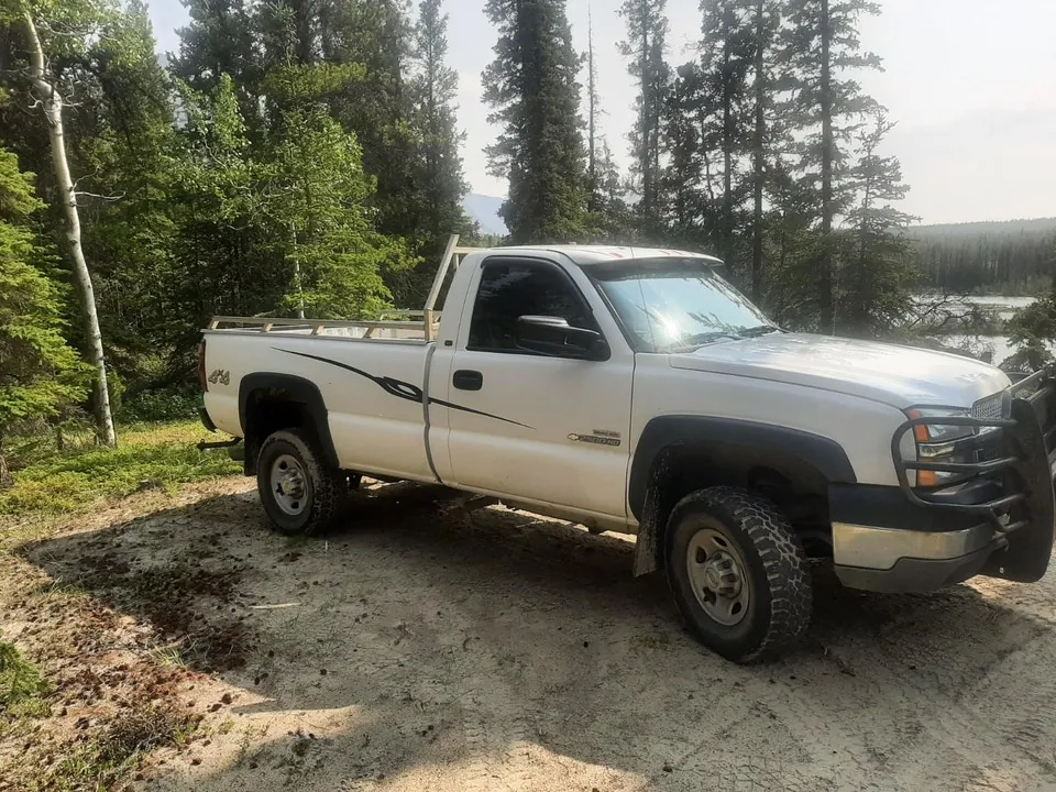 Chevrolet Silverado 2500 2003 photo 3