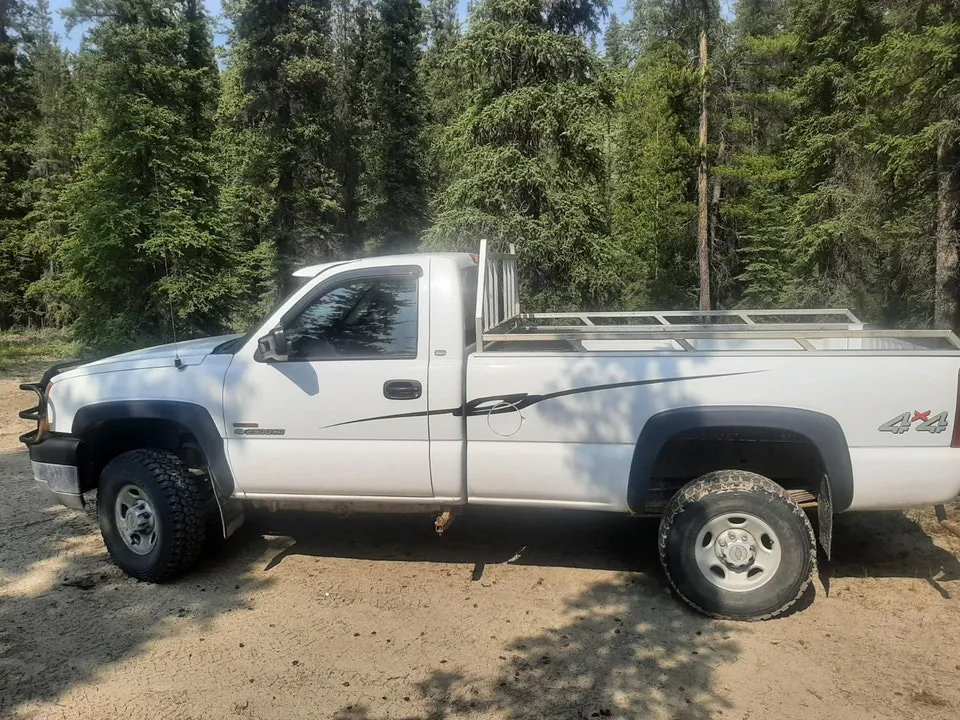 Chevrolet Silverado 2500 2003 photo 2