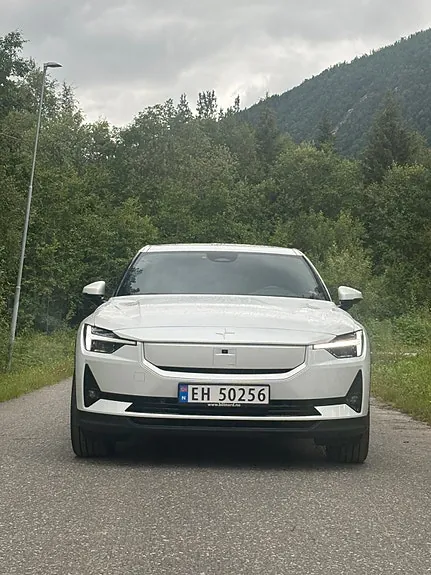 Polestar 2 2024 photo 2