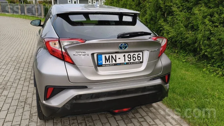 Toyota C-Hr 2018 photo 3