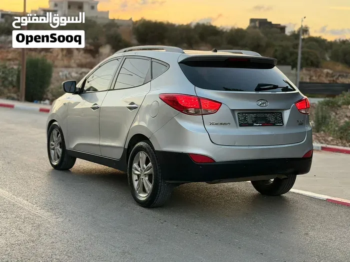 Hyundai Tucson 2011 photo 2