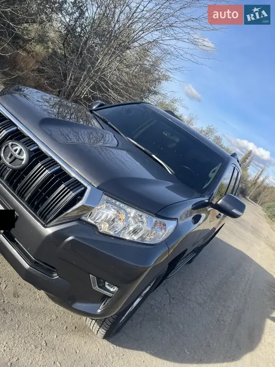 Toyota Land Cruiser Prado 2019 photo 3
