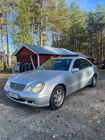 Mercedes-Benz E-Class 2005 photo 2