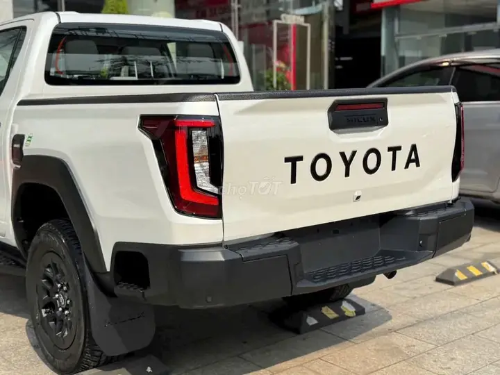 Toyota Hilux 2026 photo 3