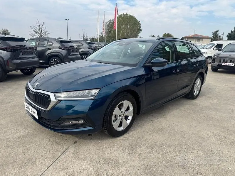 Skoda Octavia 2023 photo 2