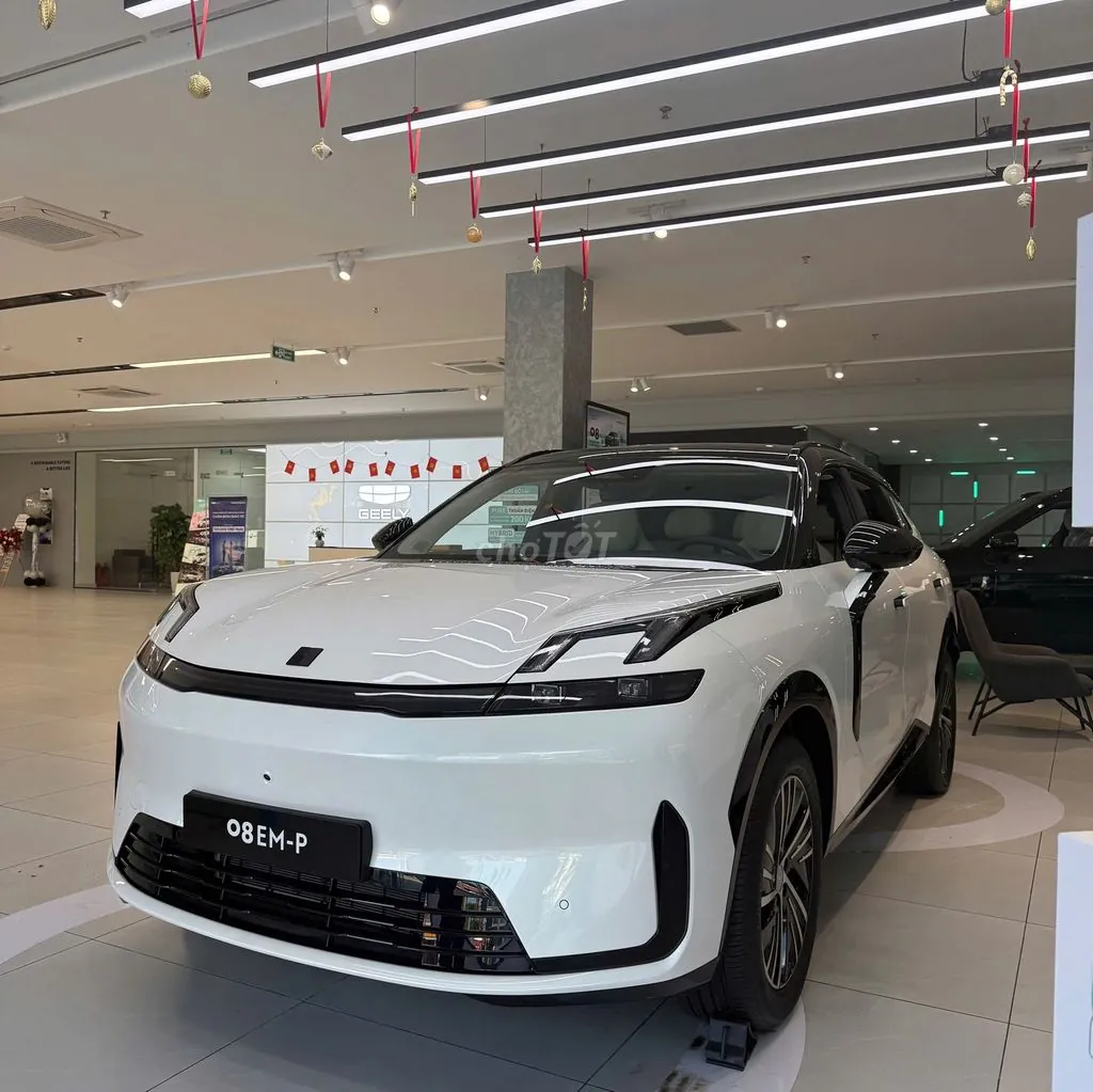 Lynk & Co 08