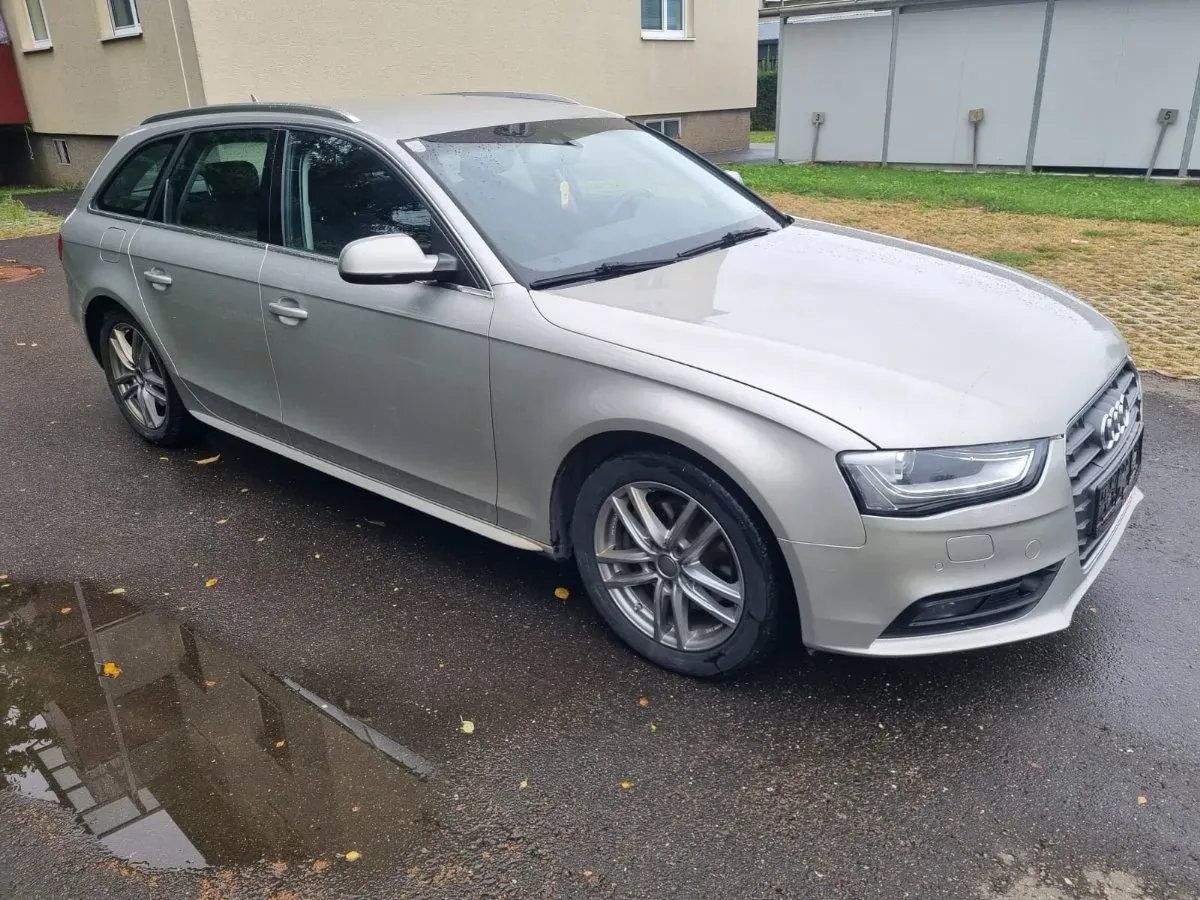 Audi A4 2013 photo 2