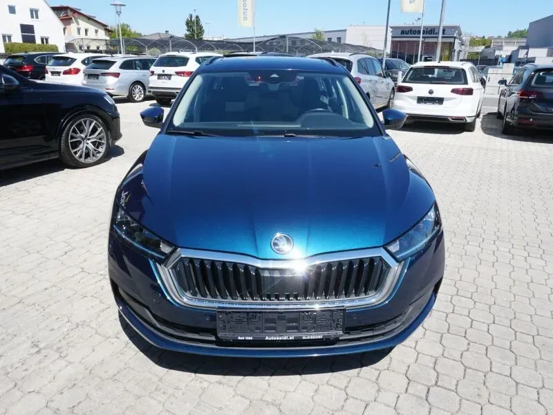 Skoda Octavia 2023 photo 2
