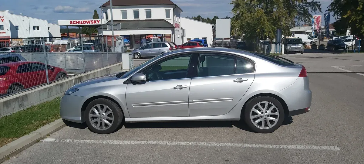 Renault Laguna 2009 photo 3