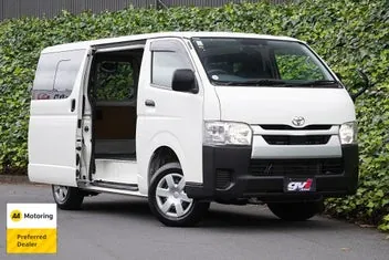 Toyota Hiace 2021 photo 2