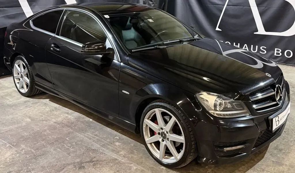 Mercedes-Benz C-Class 2011 photo 2