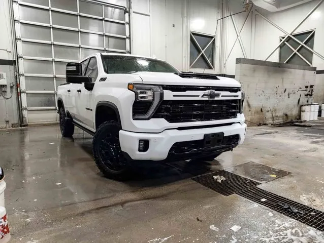 Chevrolet Silverado 2500 2024 photo 2